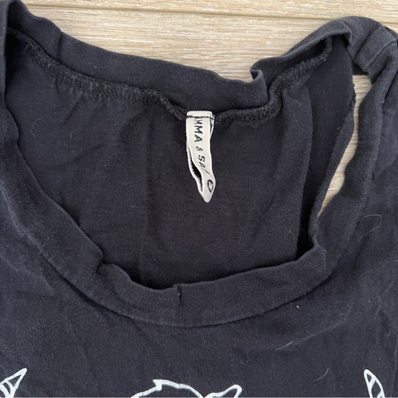 Emma & Sam Vintage Cutoff Tee - Picture 5 of 6